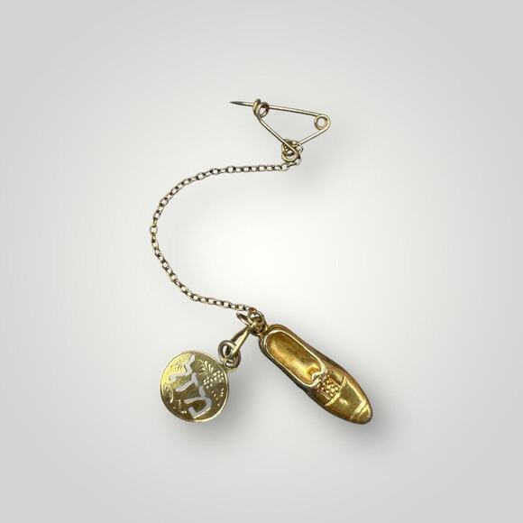 Vintage 9CT Gold Chai Hebrew Life & Shoe Dangling Charm Brooch - 1.7g - Picture 1 of 7